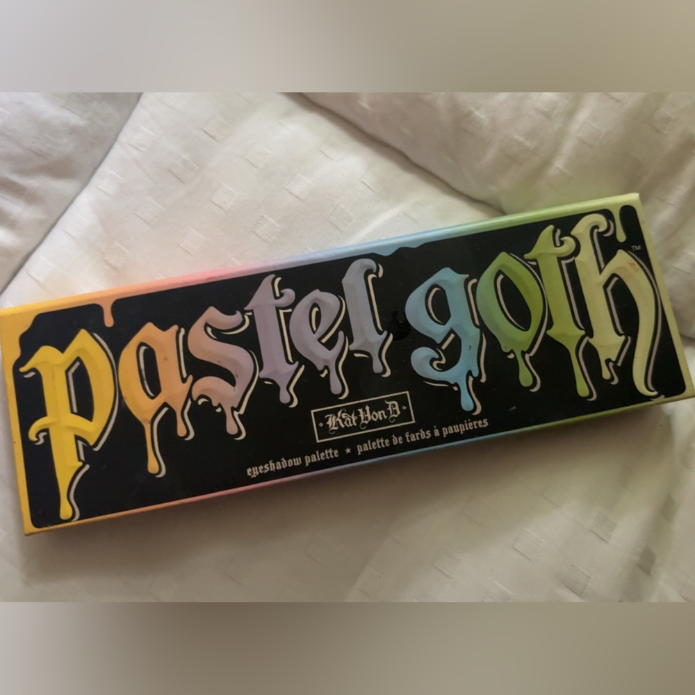 Kat Von D Pastel Goth Eyeshadow Palette